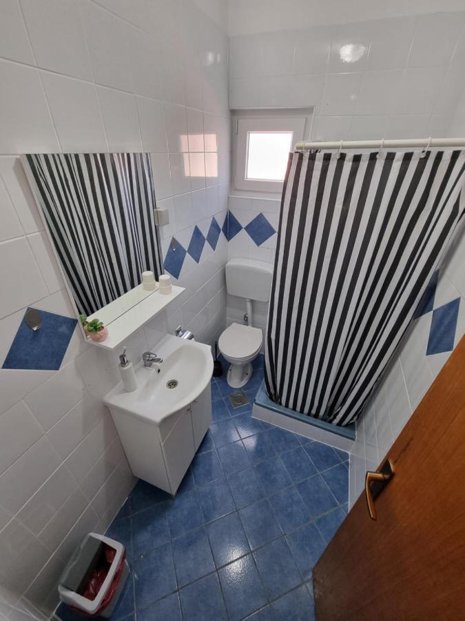 Apartments Lili Biograd Na Moru Esterno foto