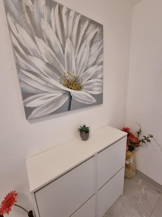 Apartments Lili Biograd Na Moru Esterno foto